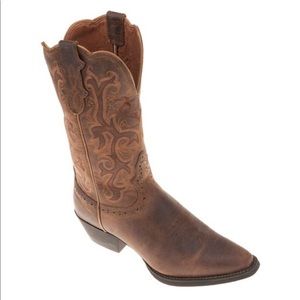 Pointed toe cowgirl boots size 8 B